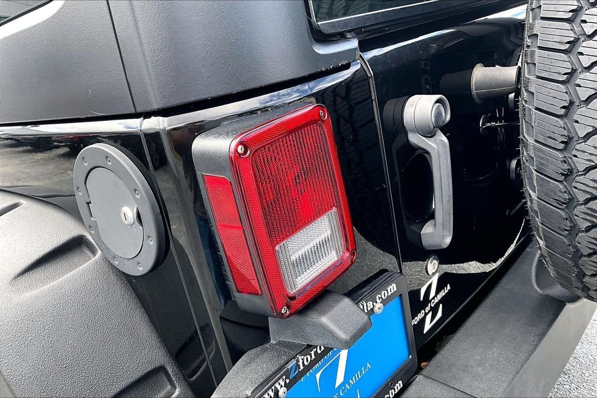 Used 2017 Black Jeep Sport image 27