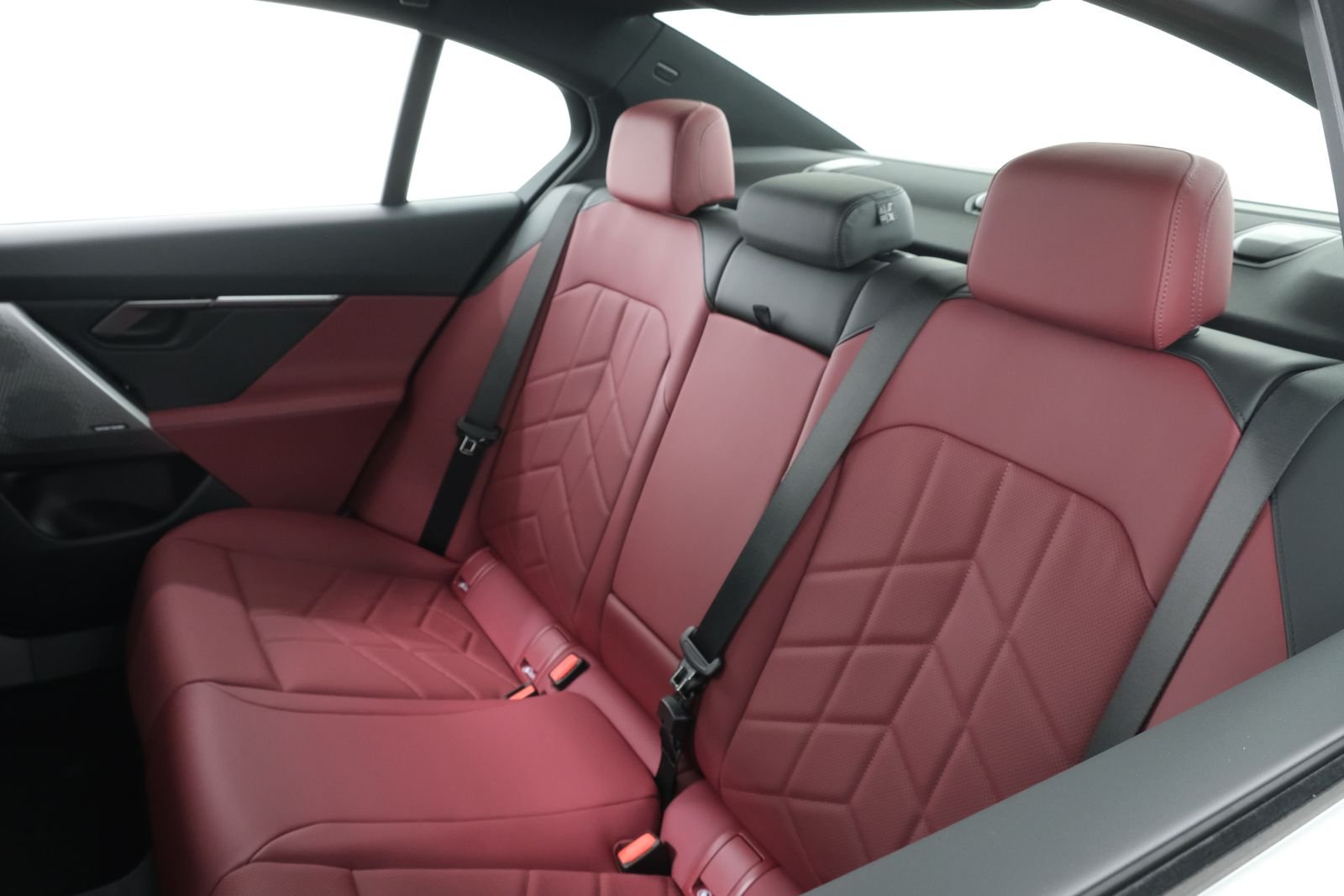 New 2027 Oxide Grey Metallic BMW 540i xDrive image 32