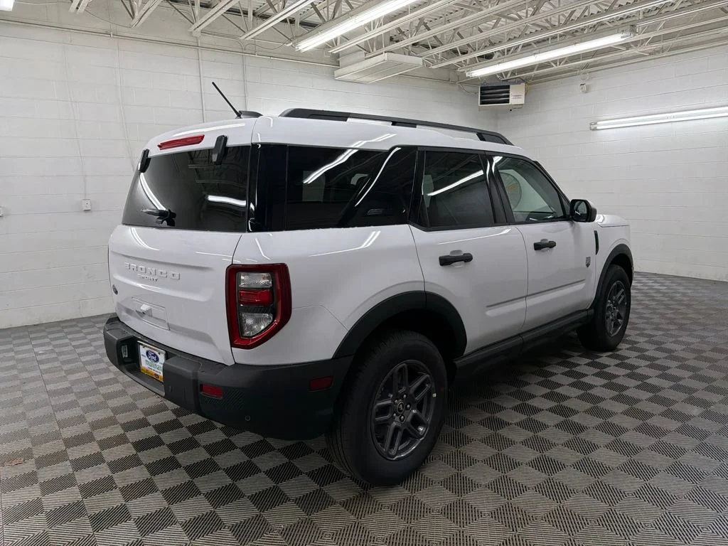 New 2025 White Ford Big Bend image 3