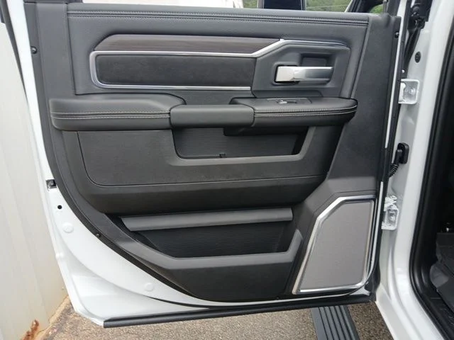 New 2026 Bright White Clear-Coat Exterior Paint RAM Laramie image 25