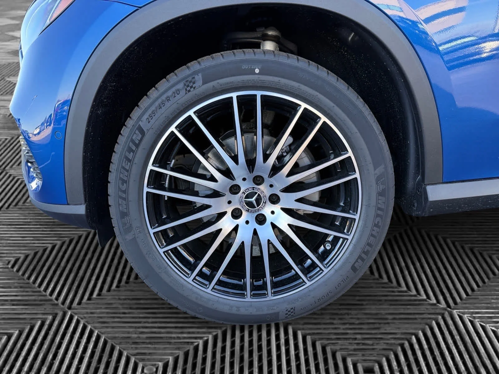 Used 2026 Starling Blue Metallic Mercedes-Benz GLC 300 image 9