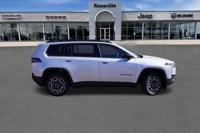 New 2026 Silver Zynith Clear-Coat Exterior Paint Jeep Laredo image 2