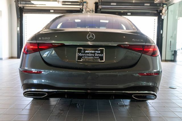 New 2026 MANUFAKTUR Graphite Metallic Mercedes-Benz S 580 image 49