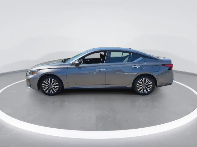 Used 2025 Gray Nissan 2.5 SV image 5