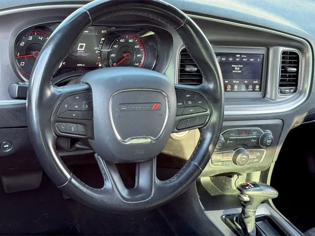 Used 2022 Gray Dodge SXT image 9