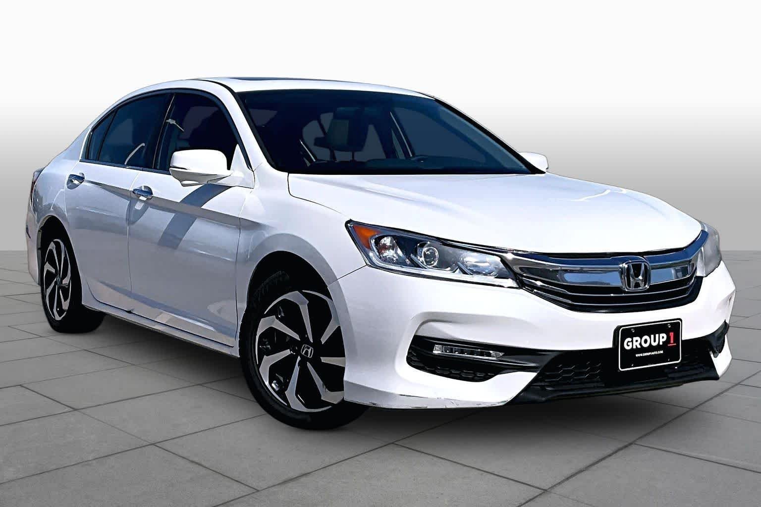 Used 2017 White Orchid Pearl Honda EX image 3