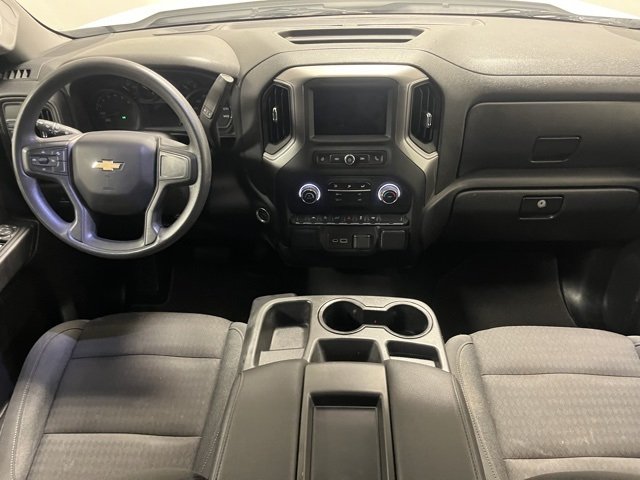 2023 Chevrolet Silverado 1500 Custom photo 2