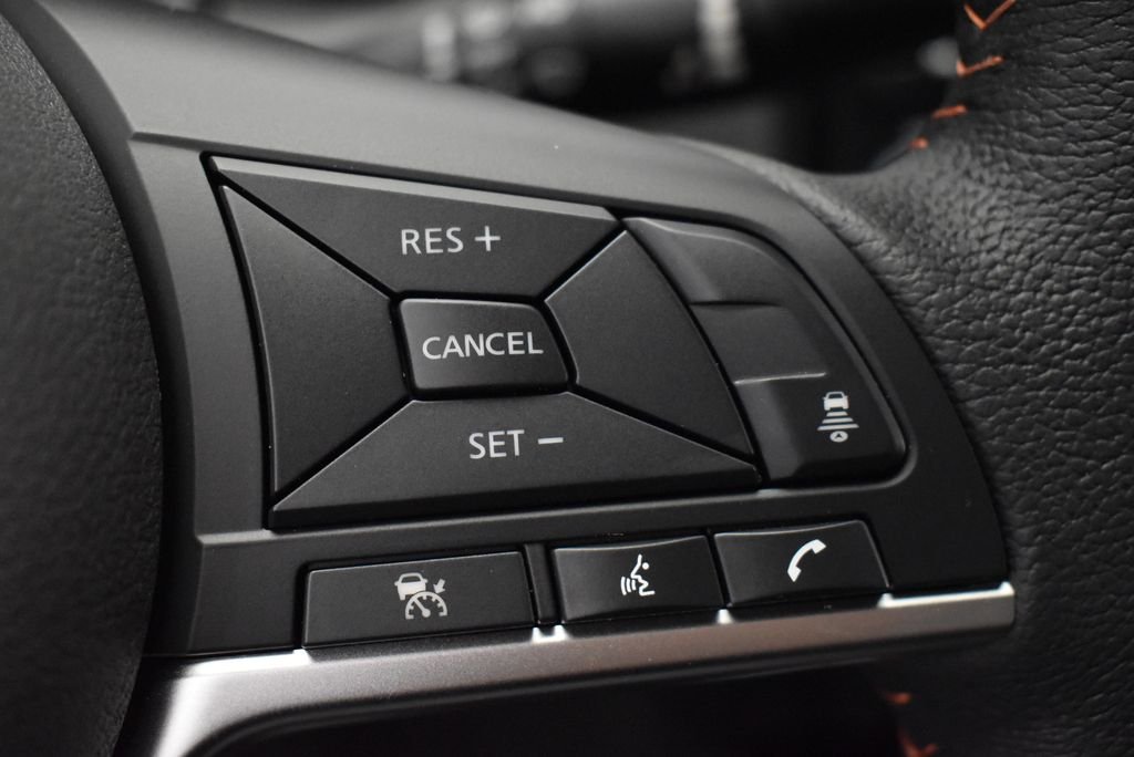 2025 Nissan Versa Sedan SR - Photo 18
