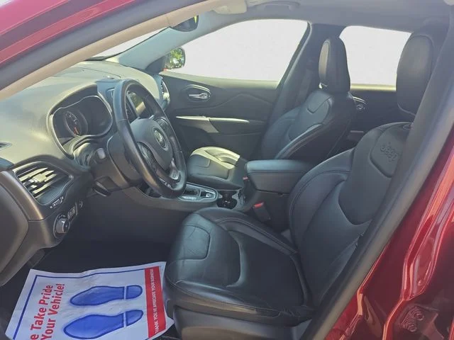 Used 2021 Red Jeep Latitude Lux image 9