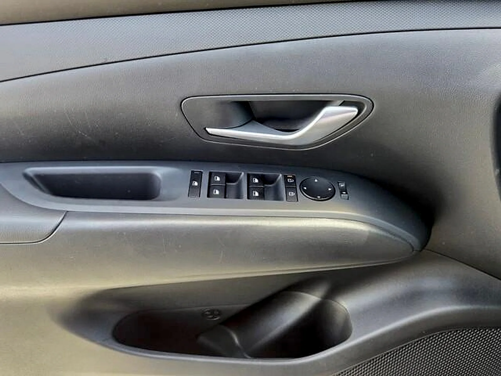 Used 2026 Shimmering Silver Hyundai SE image 26