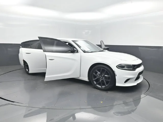Used 2021 White Dodge SXT image 32