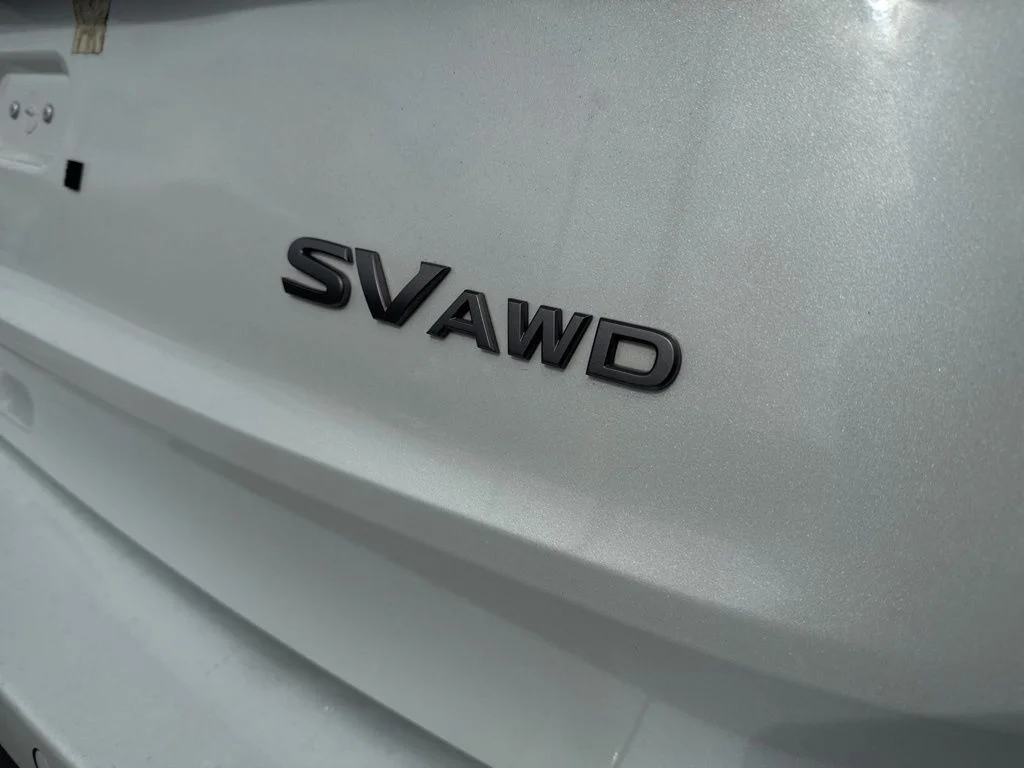 Used 2024 Pearl Nissan SV image 12