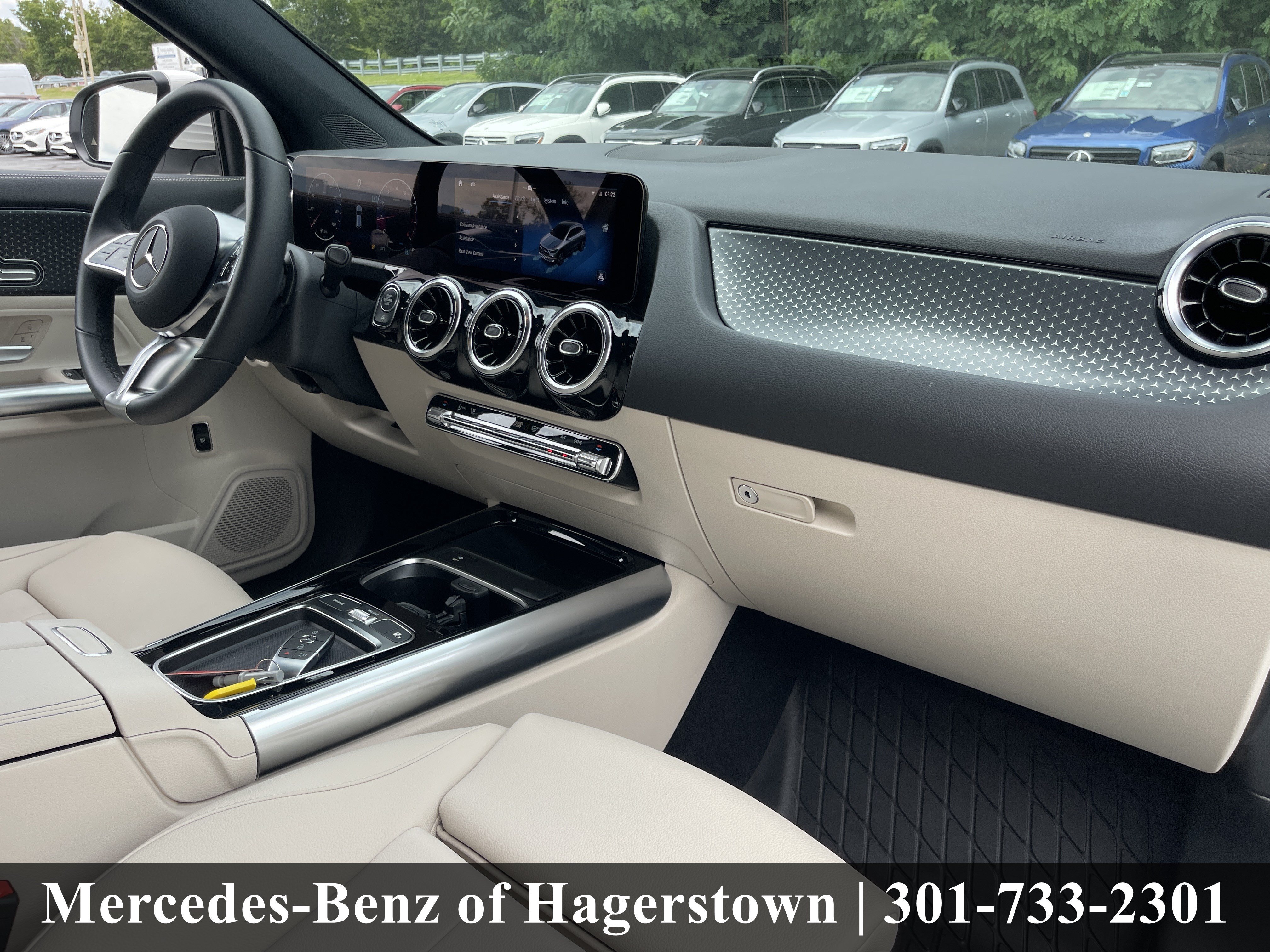 Certified Used 2025 Polar White Mercedes-Benz GLA 250 4MATIC® SUV image 26