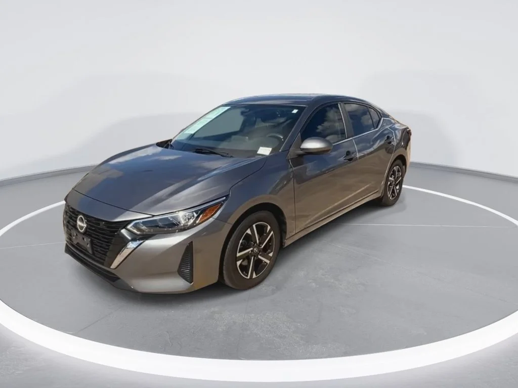 Used 2024 Gray Nissan SV image 4
