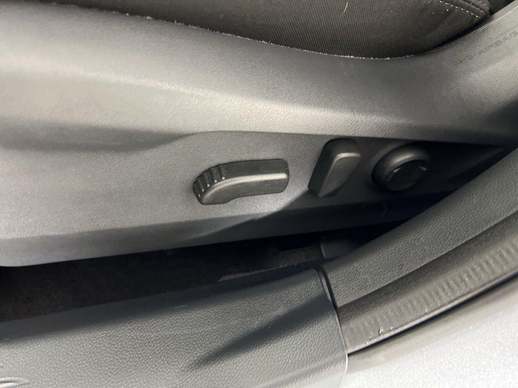 New 2025 Ice Silver Metallic Subaru Premium image 20