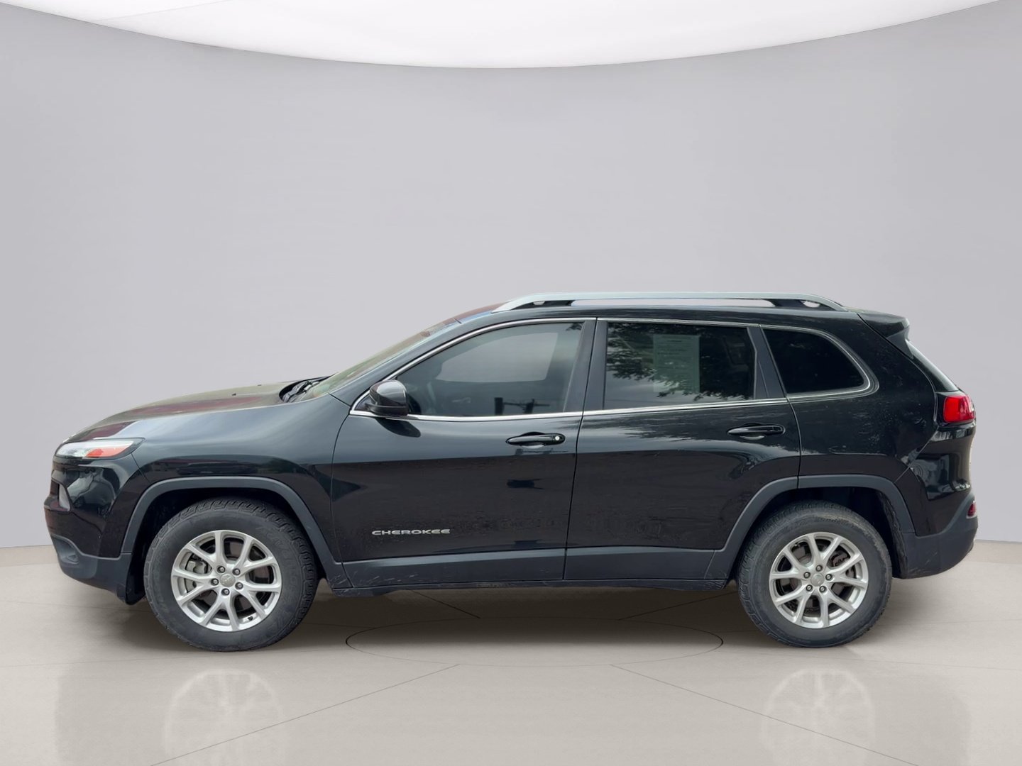 Used 2014 Black Jeep LATITUDE image 2