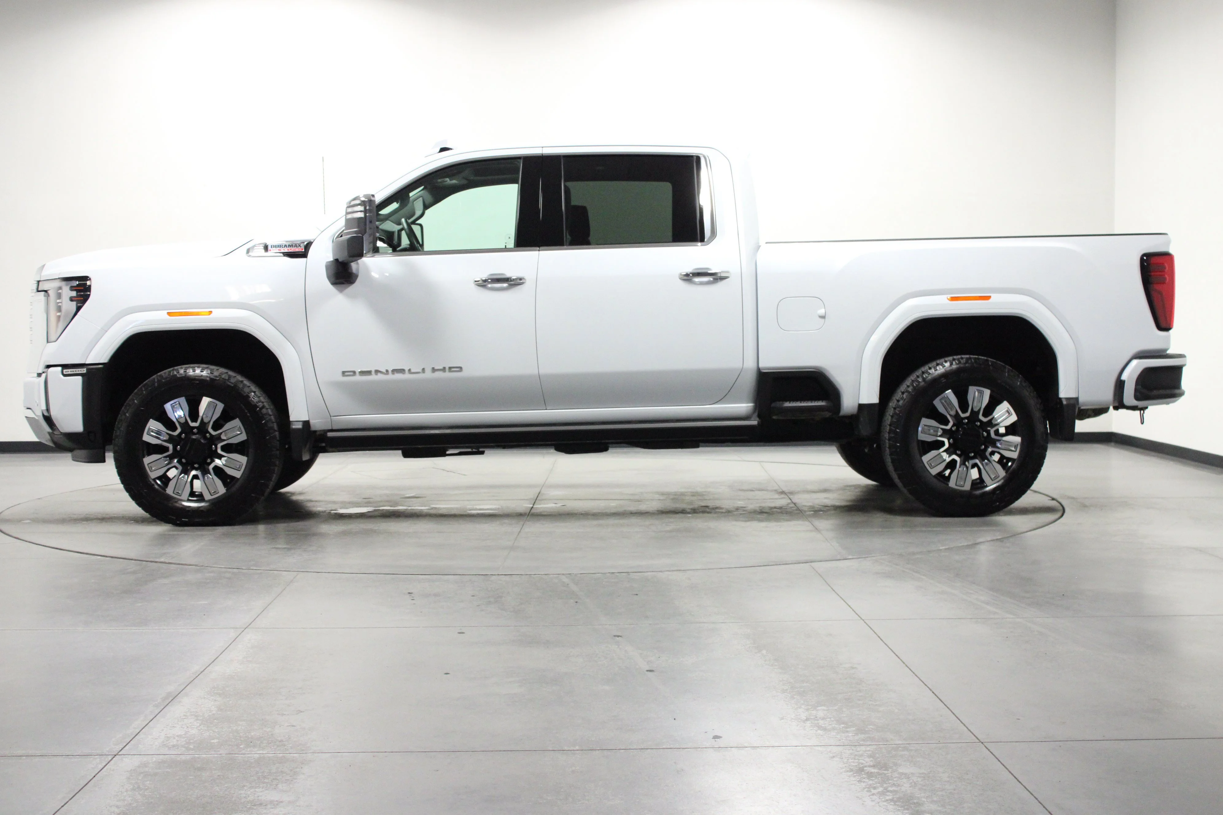 Used 2026 Glacier White Tricoat GMC Denali image 7