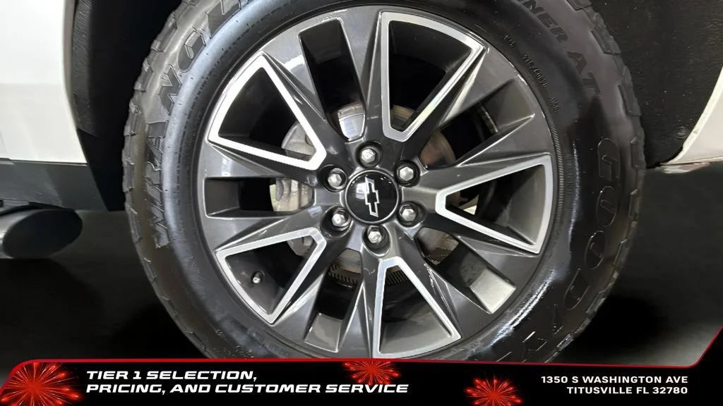 Used 2022 Iridescent Pearl Tricoat Chevrolet Z71 image 38