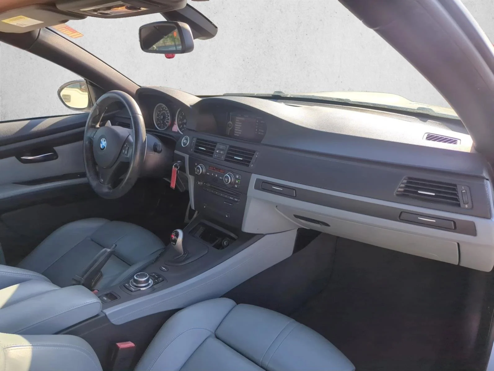 Used 2009 Silverstone Metallic BMW  image 24