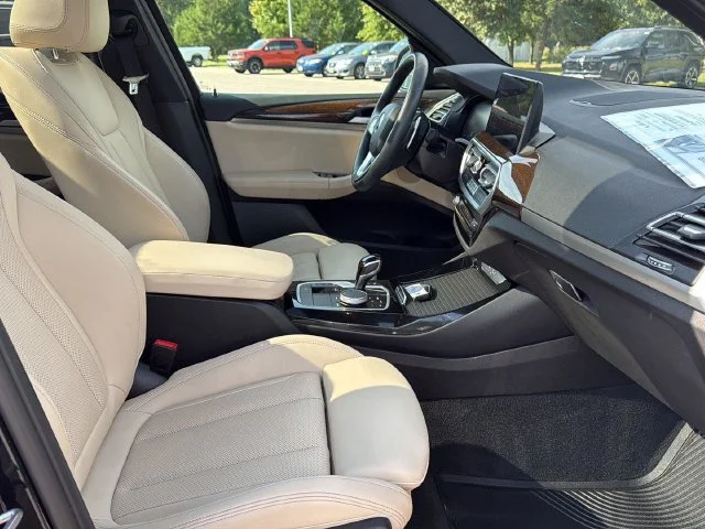 Used 2024 Jet Black BMW xDrive30i image 13