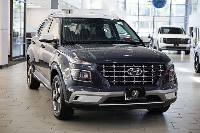 2026 Hyundai Venue SEL w/ 2-Tone Roof IVT's photo