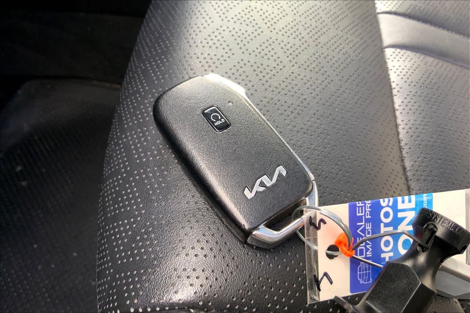 Used 2022 Aruba Green Kia X-Line S image 14