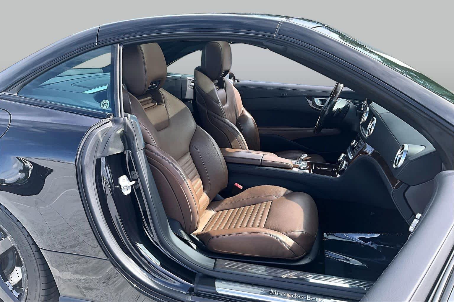 Used 2016 Obsidian Black Metallic Mercedes-Benz SL 550 image 8