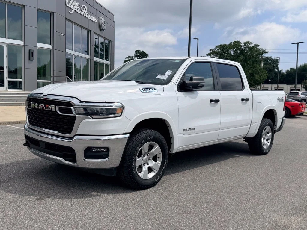 Used 2025 White Ram Big Horn/Lone Star image 1