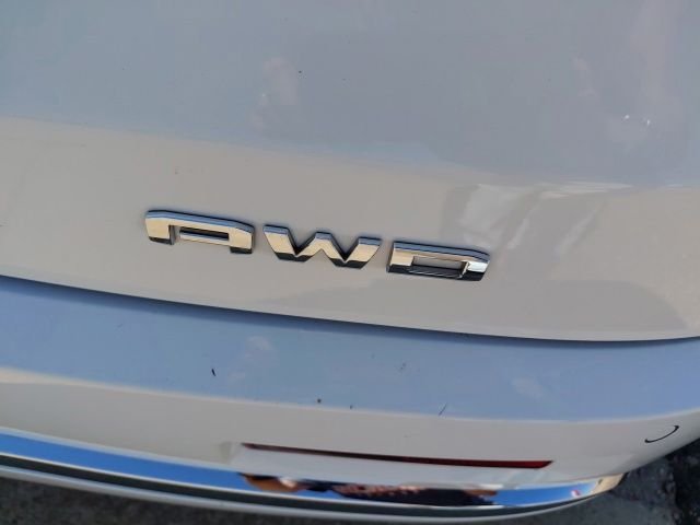 Used 2023 White GMC Denali image 35