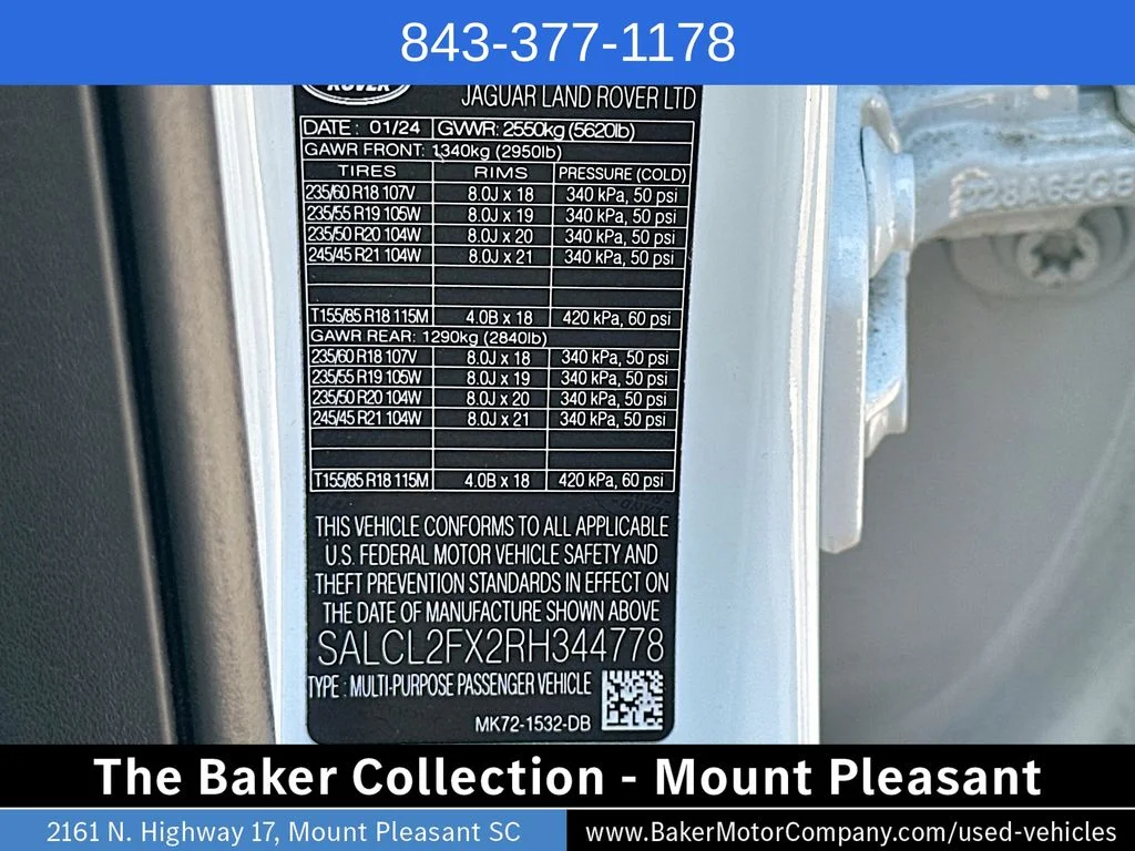 Used 2024 White Land Rover SE image 33