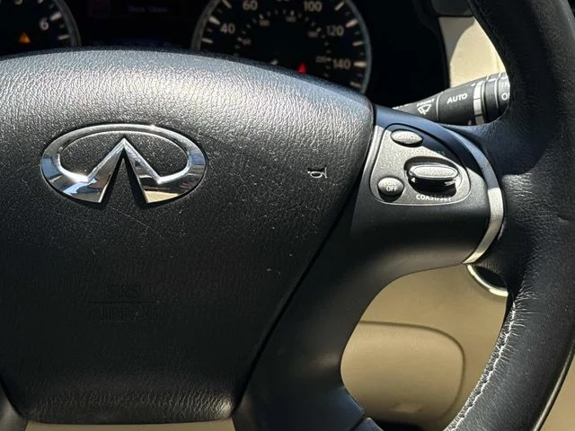 Used 2019 Black INFINITI LUXE image 23