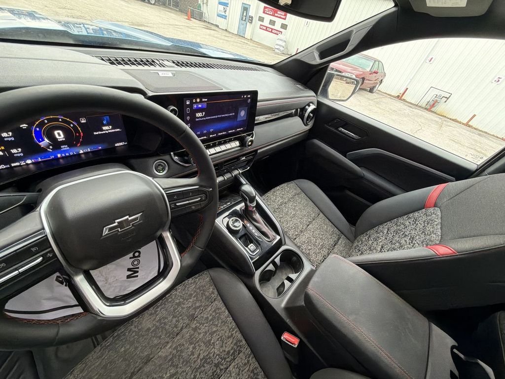 Used 2024 Blue Chevrolet Z71 image 21