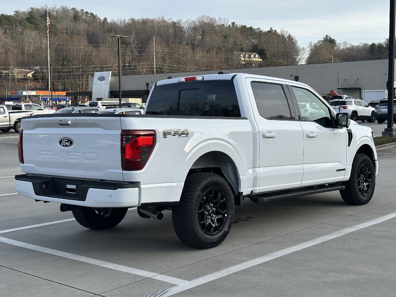2025 Ford F-150 XLT - Photo 7