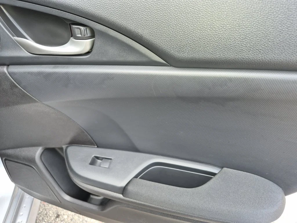 Used 2018 Silver Honda EX image 27