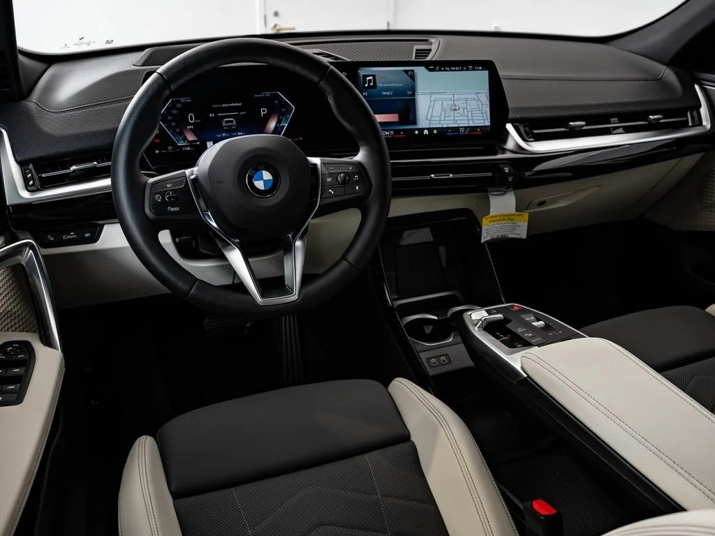 New 2027 Skyscraper Grey Metallic BMW xDrive28i image 4