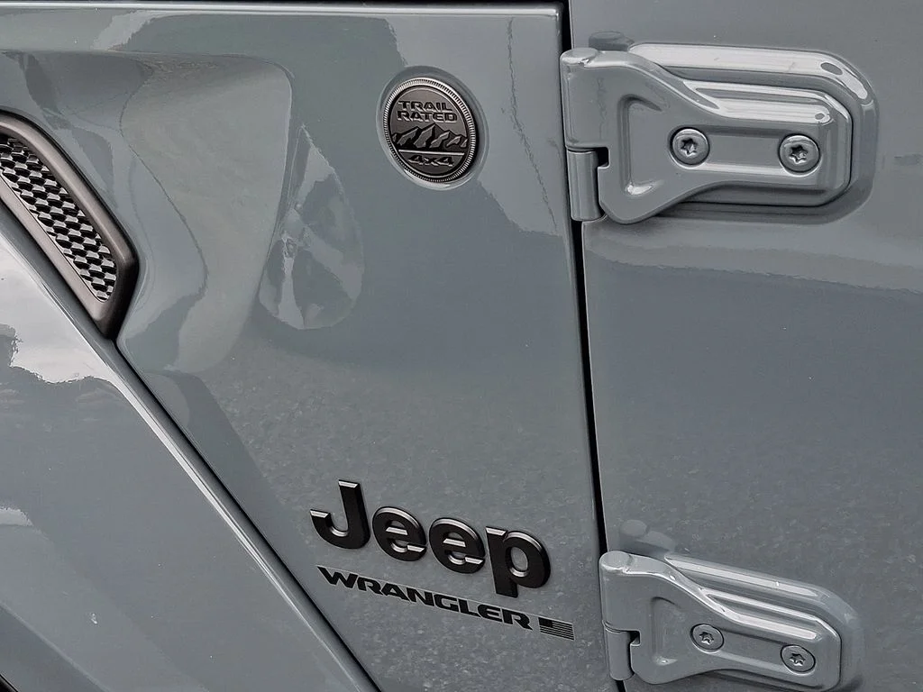 New 2026 Anvil Clear-Coat Exterior Paint Jeep Sahara image 15