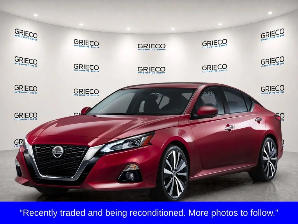 Used 2021 Blue Nissan 2.5 SV image 1