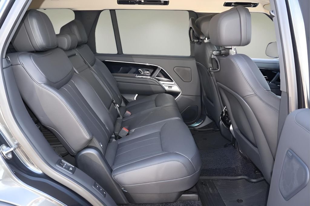 New 2026 Carpathian Grey LAND ROVER SE LWB 7-Seats / V8 image 17