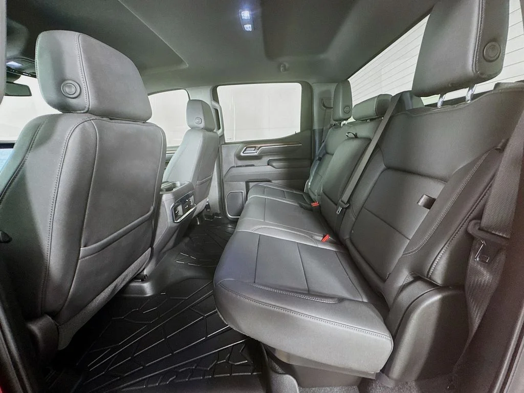 Used 2025 Red GMC SLT image 28