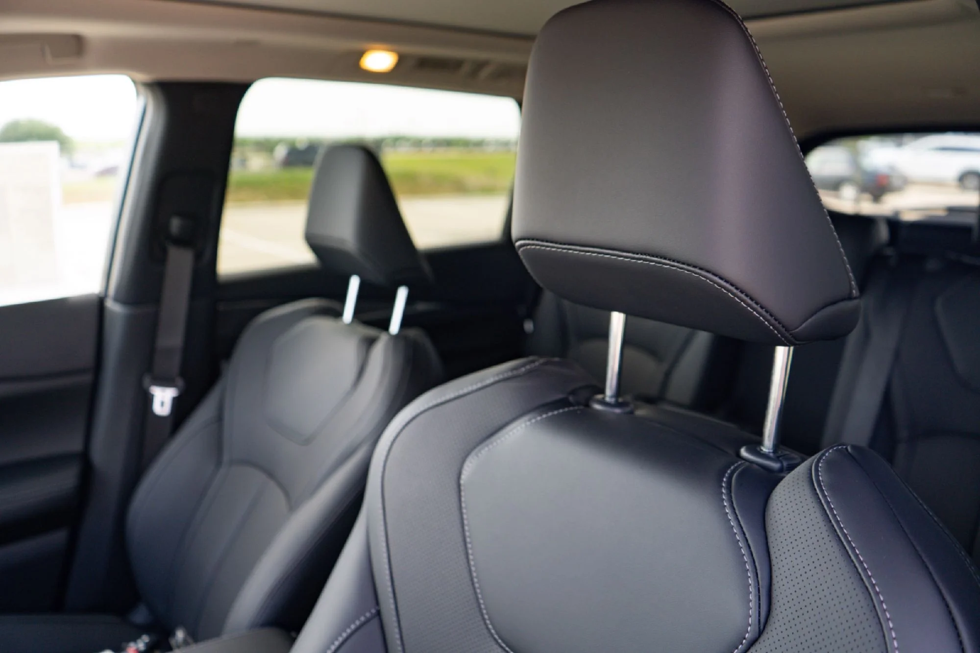 New 2027 HARBOR GRAY INFINITI Luxe FWD image 9