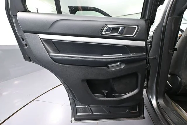 2017 Ford Explorer XLT - Photo 31