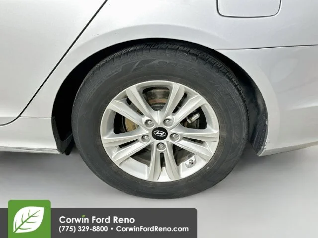 Used 2013 Radiant Silver Metallic Hyundai GLS image 32