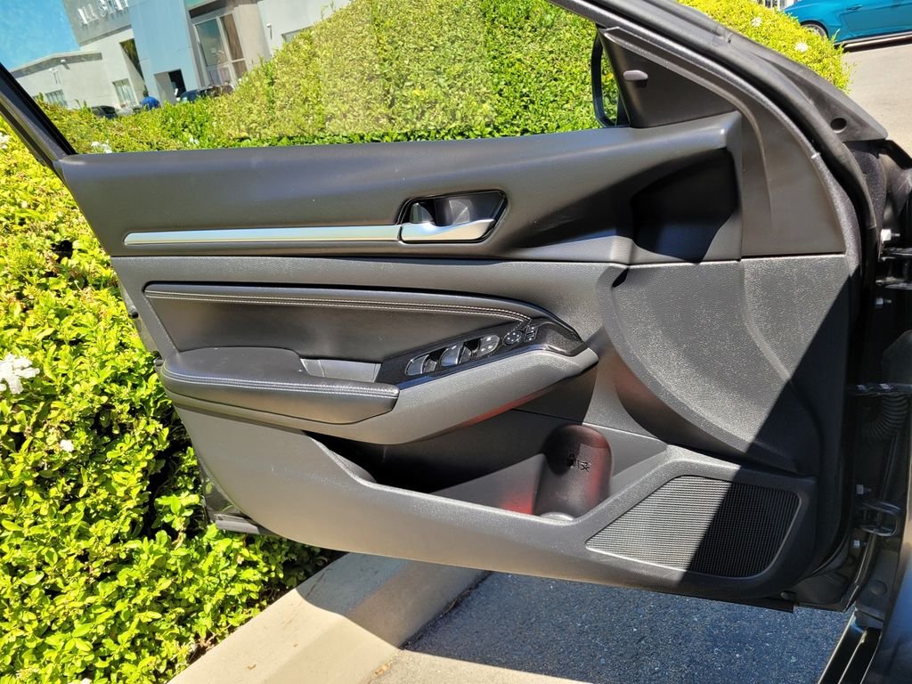 Certified Used 2023 Gun Metallic Nissan 2.5 SL image 27
