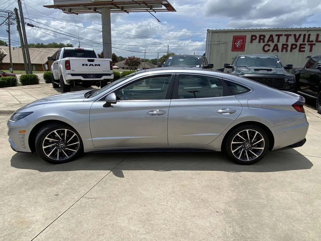 Used 2021 Silver Hyundai Limited image 39