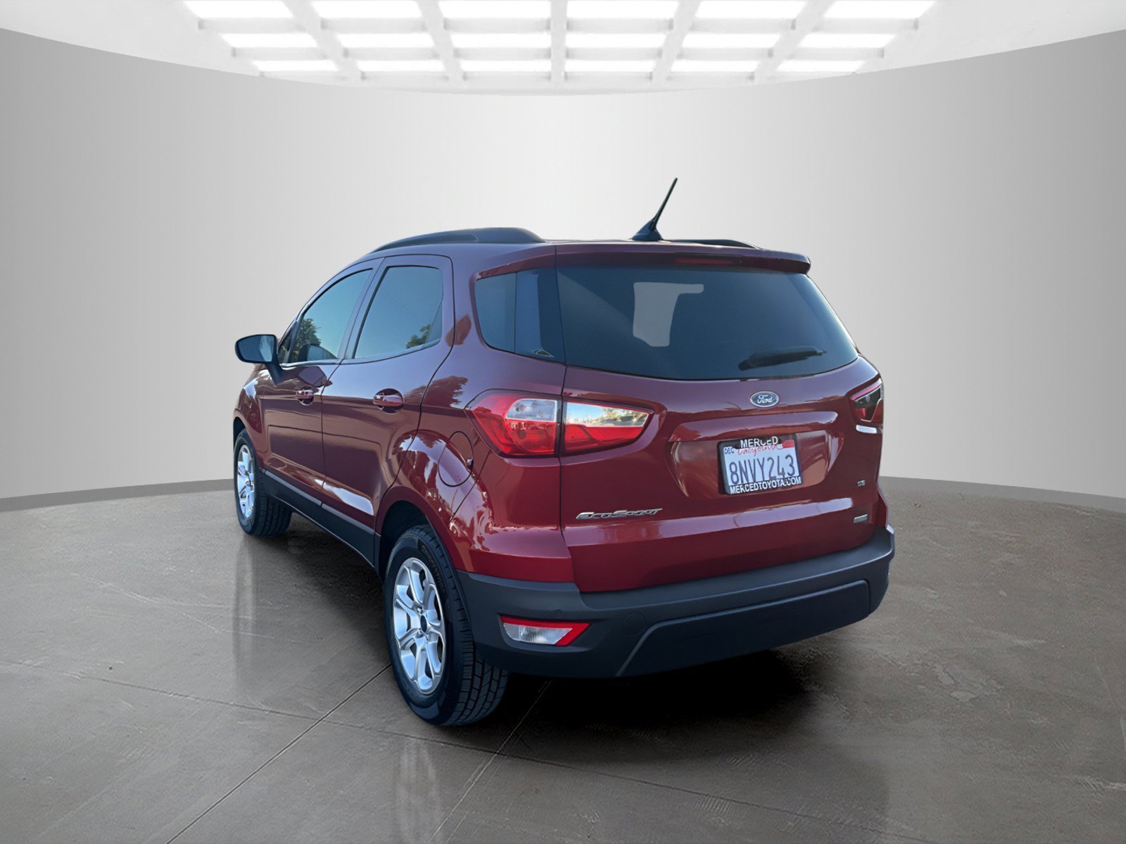 Used 2019 Ruby Red Metallic Ford SE image 3