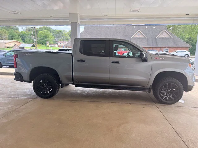 Used 2024 Sterling Gray Metallic Chevrolet LT Trail Boss image 9