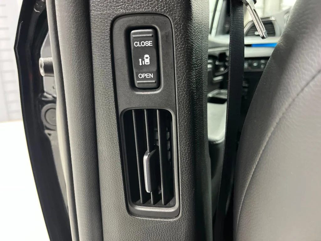 2025 Honda Odyssey Touring - Photo 33