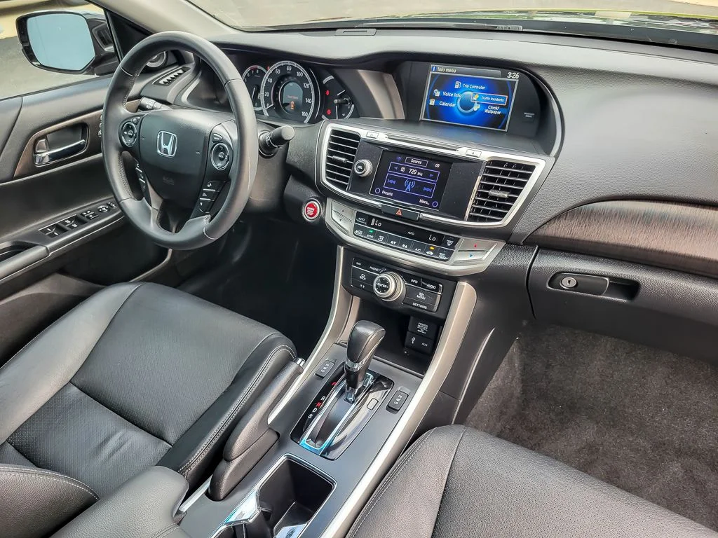 Used 2014 Black Honda Touring image 22