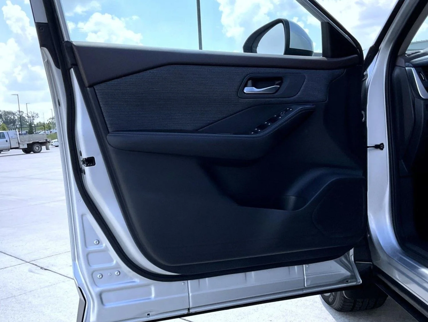 Used 2023 Silver Nissan SV image 9