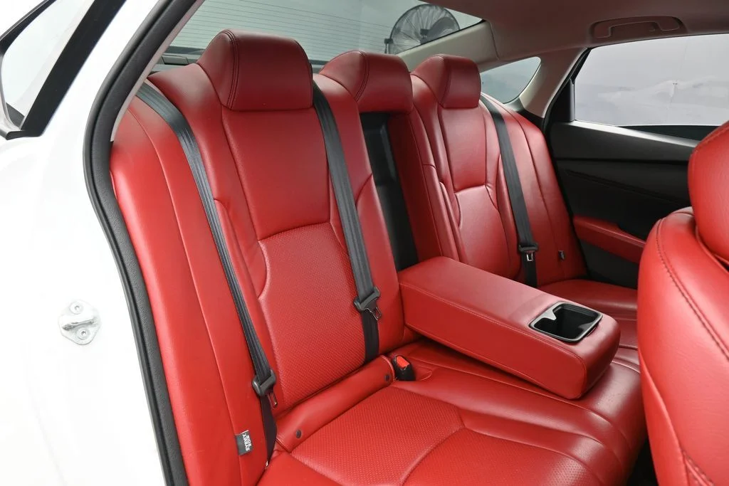 Used 2023 Platinum White Pearl Honda EX image 37
